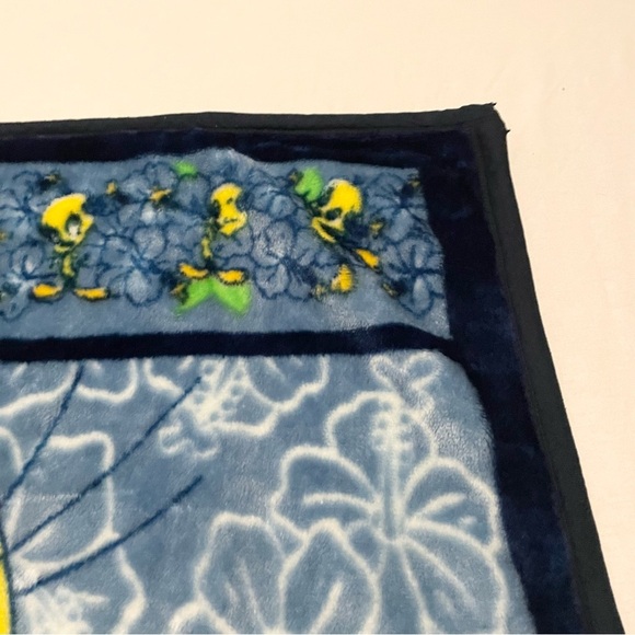 Vintage Tweety Bird Blanket 57” x 41.5” Flowers - Picture 11 of 16